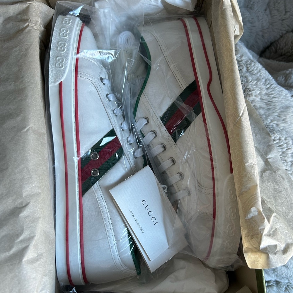 (SOLD) NEW AUTHENTIC GUCCI  TENNIS 1977  "WHITE" Mens (US 12)